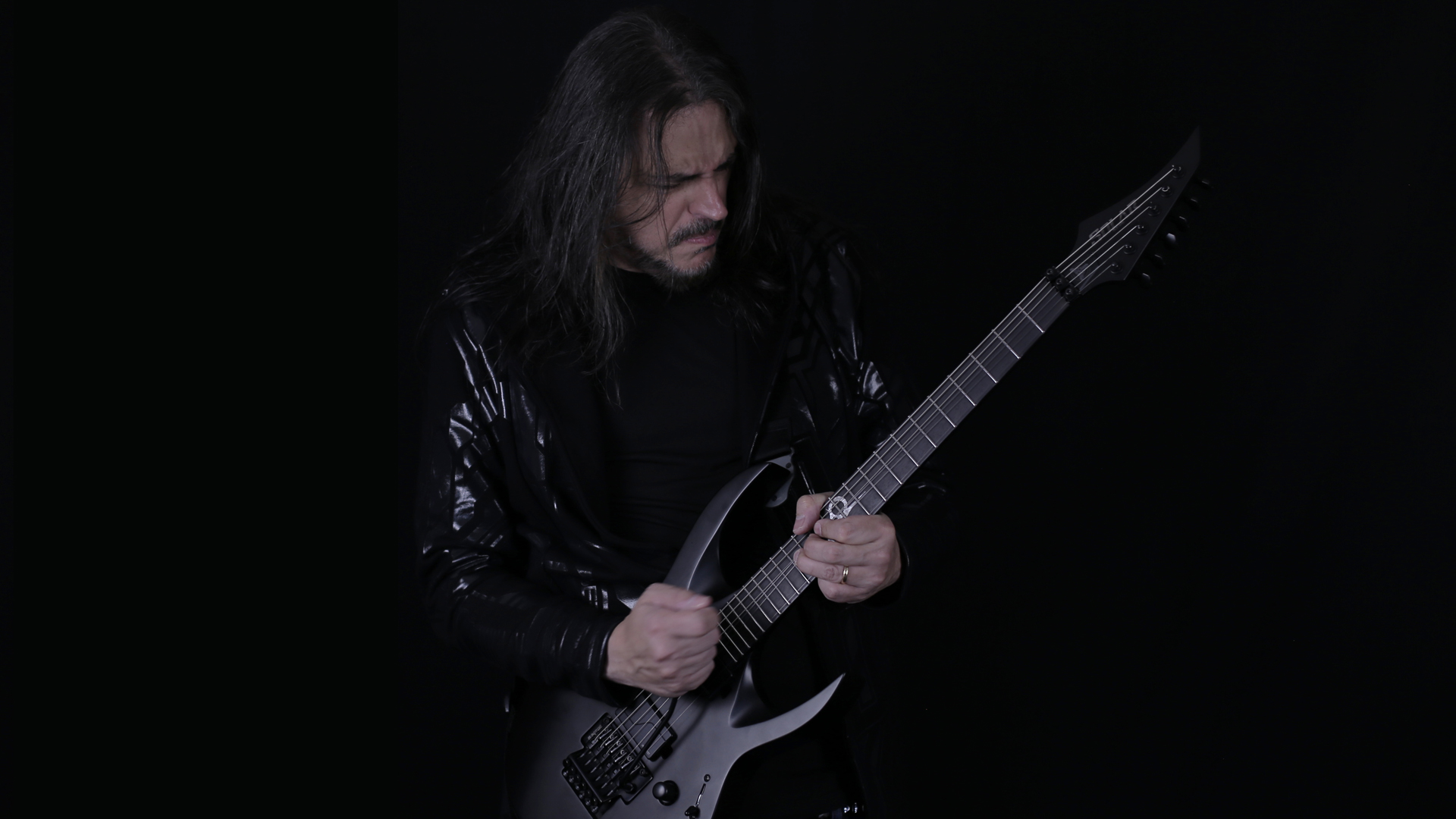 Já disponível nas plataformas digitais, faixa integrará o novo álbum do guitarrista brasileiro radicado nos EUA | Foto: Divulgação